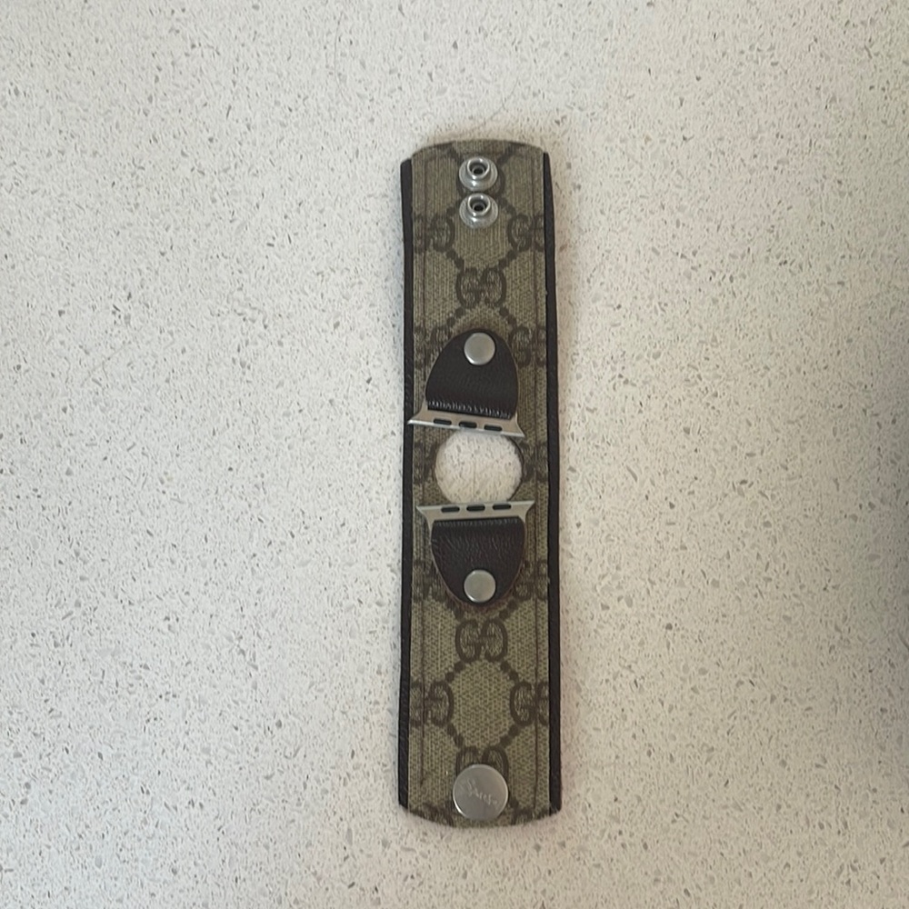 Authentic Gucci Sparklband Size XS/S with Apple Watch 42/44mm adapters.
